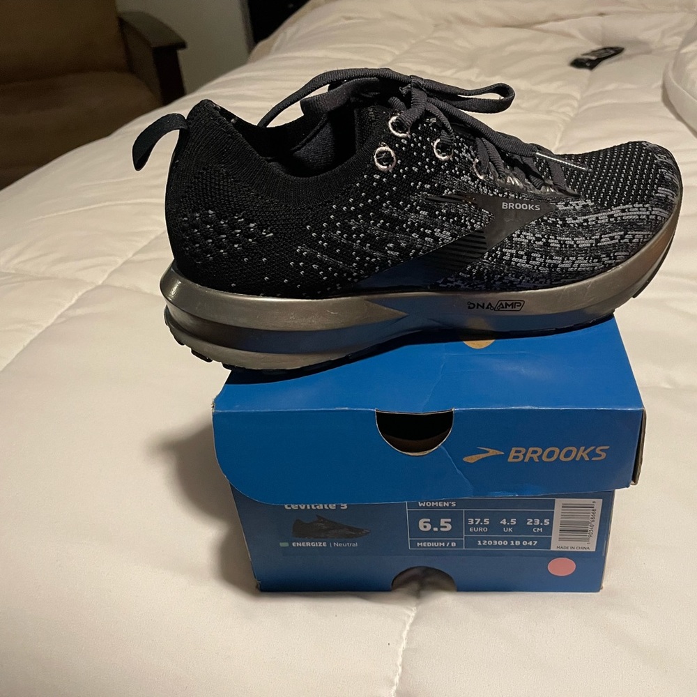 Brooks sneakers